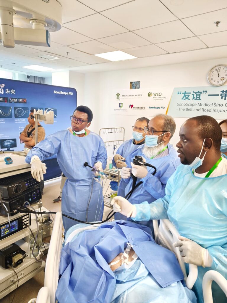 Endoscopic submucosal dissection of gastric mucosal cancer